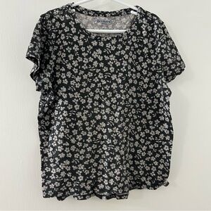 Old Navy Black and White Floral Short Sleeve Top